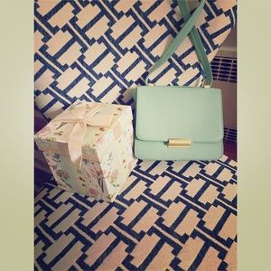 🛍Saturday Sale!🛍Chic Forever 21 cross body bag