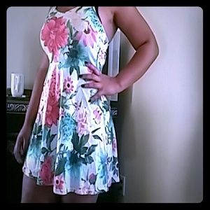 Cute a** floral dress ??
