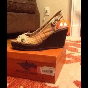 Rocket dog plaid sz9
