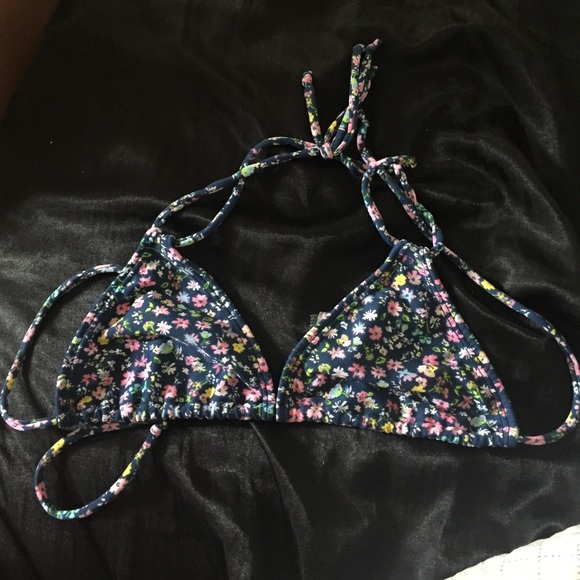 Sanlorenzo floral triangle top. MED