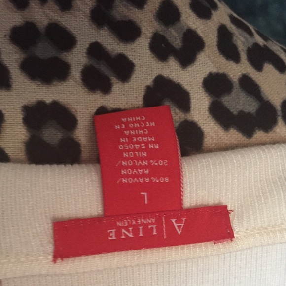 White A|Line Sleeveless Sweater - Picture 3 of 4