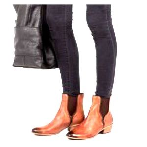 RESERVED Sam Edelman Whiskey Parley Chelsea Boots