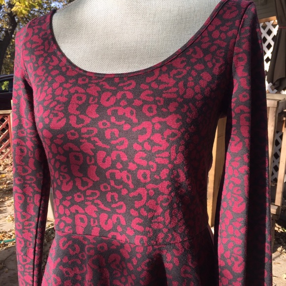 • BUNDLED // SOLD • - Picture 2 of 4