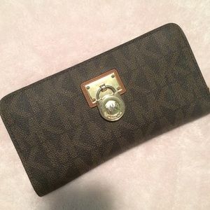 AUTHENTIC Michael Kors Wallet