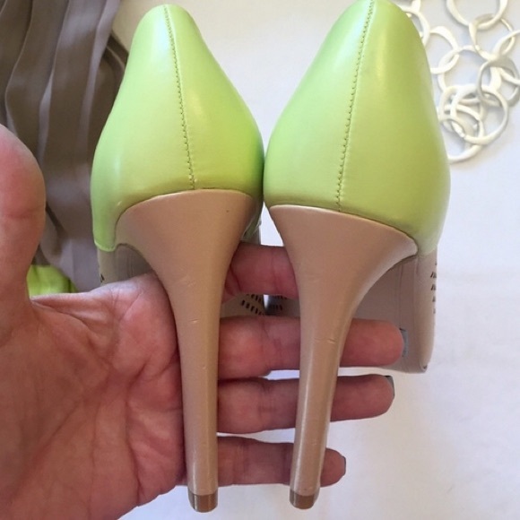 🚫SOLD🚫 💥HP X2💥 French Connection "nude" pumps - Picture 3 of 4