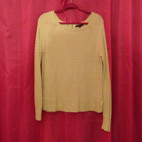American Eagle Sweater New!!!