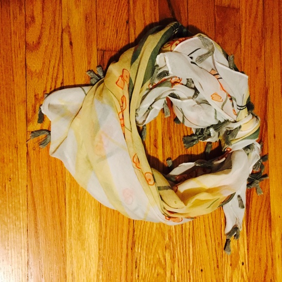 Beautiful patterned women's scarf