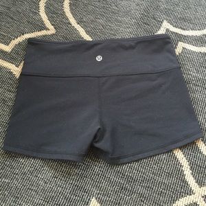 Lululemon black shorts size 6