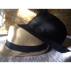 2 fedoras 👒