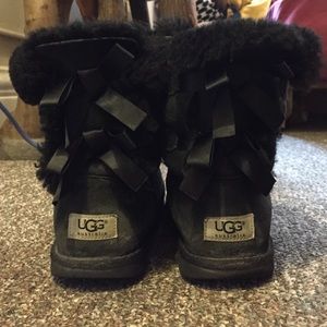 BAILEY BOW UGGS