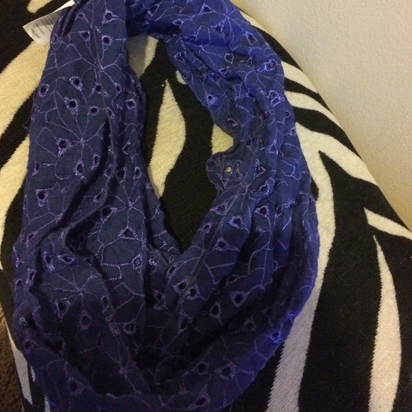 🎉SCARVES🎉 - Picture 2 of 4
