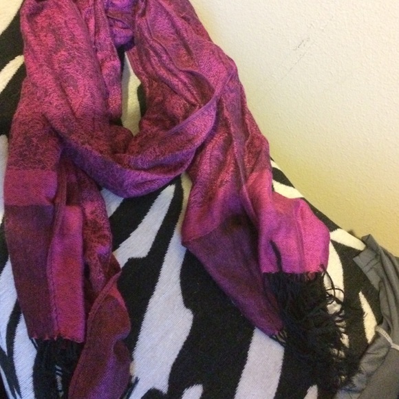 🎉SCARVES🎉 - Picture 3 of 4