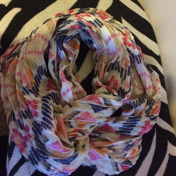 🎉SCARVES🎉 - Picture 4 of 4