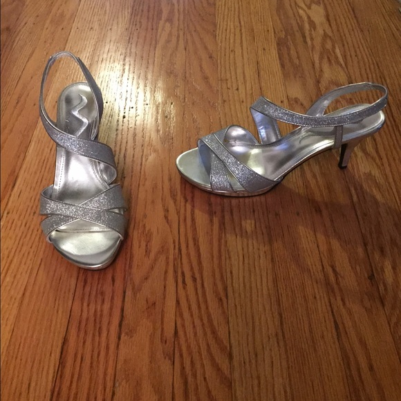 dsw silver shoes