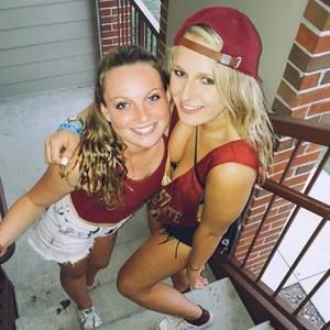 Meet your Posher, Carloline