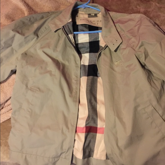 Burberry Jacket size large Fits like a Medium