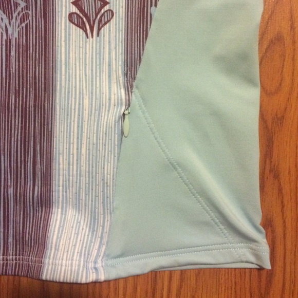 Under Armour Tank - Picture 3 of 3