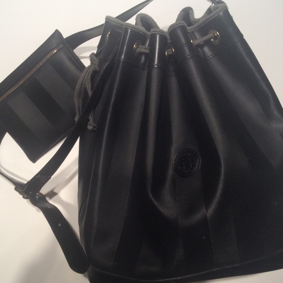 FENDI Handbags - Vintage Fendi bag 🎉ON SALE🎉