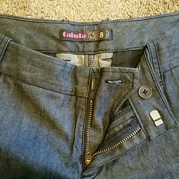 Shorts - Picture 2 of 3