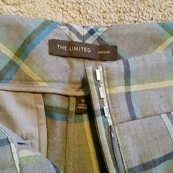 Shorts - Picture 2 of 3