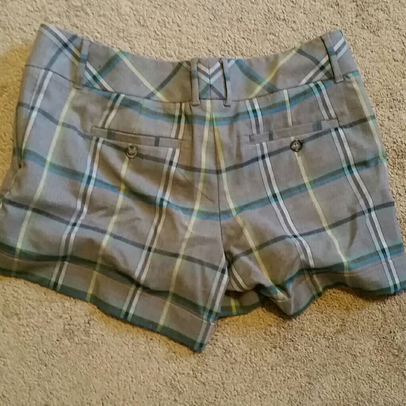 Shorts - Picture 3 of 3