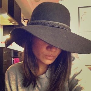 Bebe wide brimmed wool hat