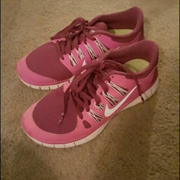 Woman's size 8 nike free runs 5.0 - Picture 1 of 1