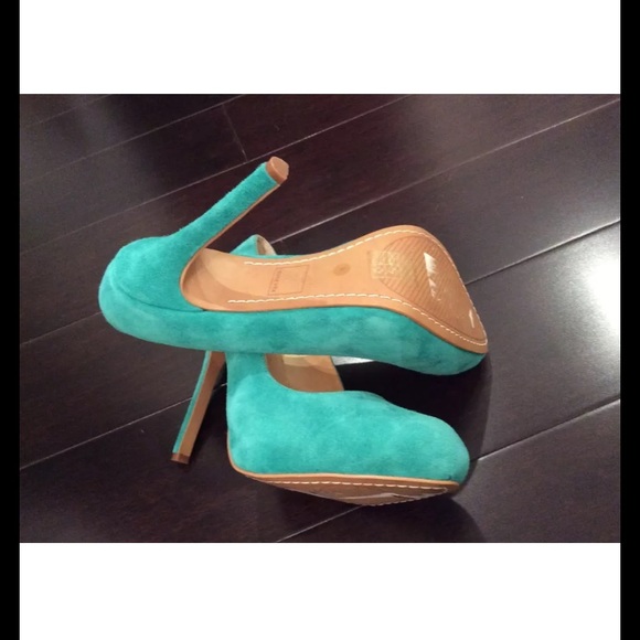 Beautiful pumps! - Picture 3 of 3