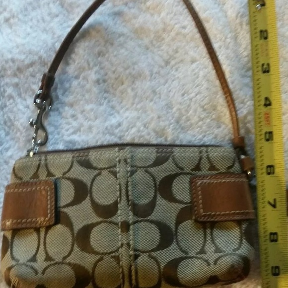 Coach mini - Picture 2 of 4