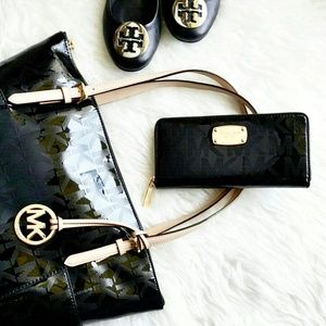 NWT MICHAEL KORS JETSET CONTINENTAL BLACK