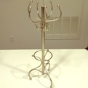 Metal jewelry "tree"