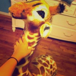 lifesize stuffed giraffe that stands up