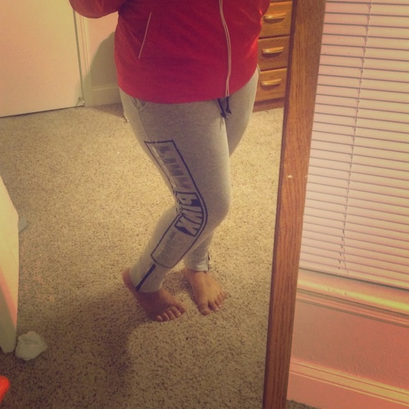 VS PINK SWEATS