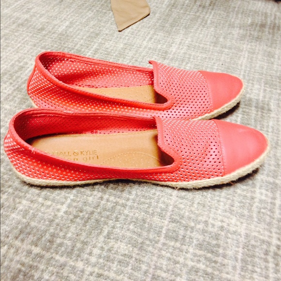 Never worn adorable coral flats - Picture 1 of 2