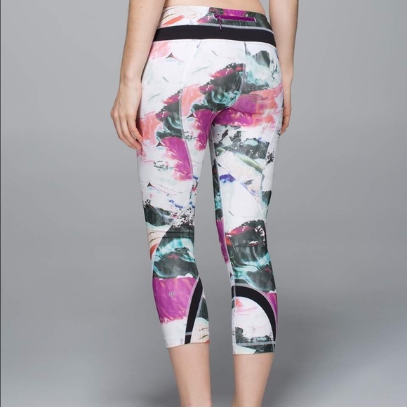 ❌SOLD❌ Lululemon Run Inspire II crop - Picture 3 of 4