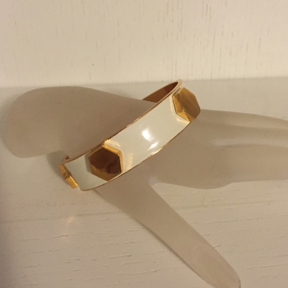 CC SKYE ENAMEL SCREW BANGLE - WHITE - Picture 2 of 2