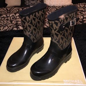 MK rain boots like new