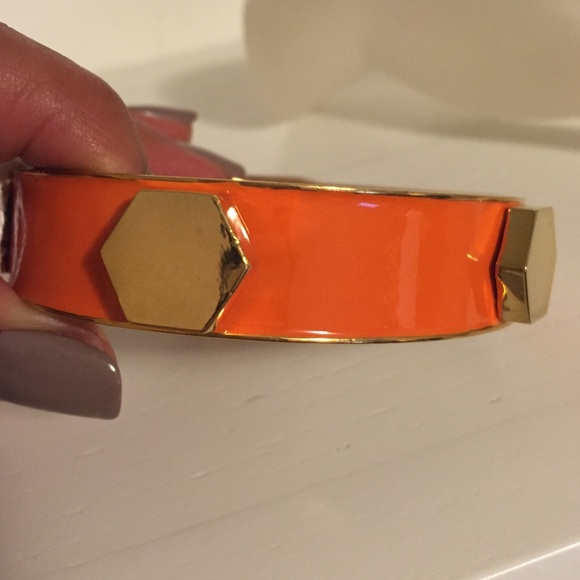 CC SKYE ENAMEL SCREW BANGLE - ORANGE - Picture 4 of 4