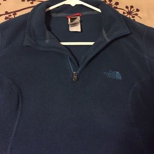 North face pullover!