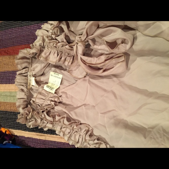 Beautiful blouse - Picture 2 of 4