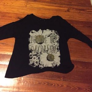 Daisy qarter sleeve graphic tee