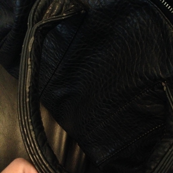 Black shoulder bag. SOLD! - Picture 3 of 4