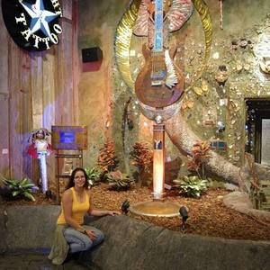 Meet your Posher, Laura