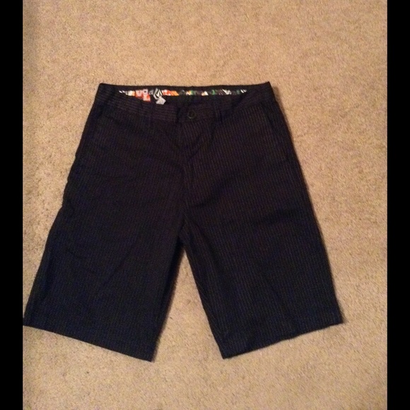 Men's pin stripe Volcom shorts