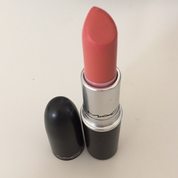Mac lipstick #creamsheen ravishing