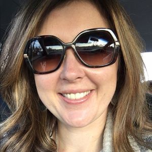 Meet your Posher, Marissa