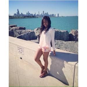 Meet your Posher, Uyi