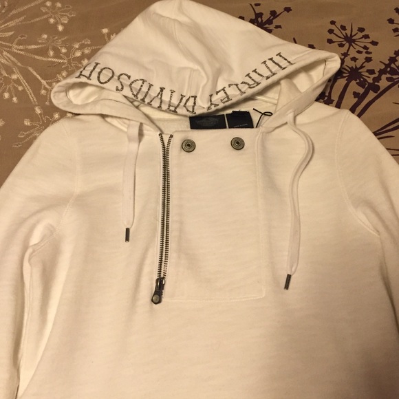 Authentic Harley Davidson hoodie with half-zip!
