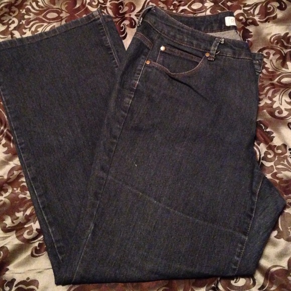 Straight-leg jeans