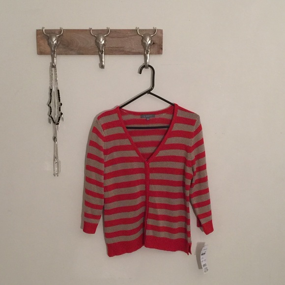 🚫Sold🚫🏺NY Collection Cardigan - Picture 2 of 3